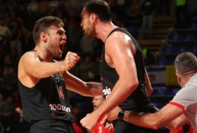 Strašni Milutinov, Olimpijakos preživeo Bolonju!